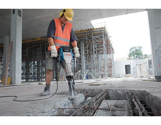 Bosch GSH 27 VC Electric Breaker